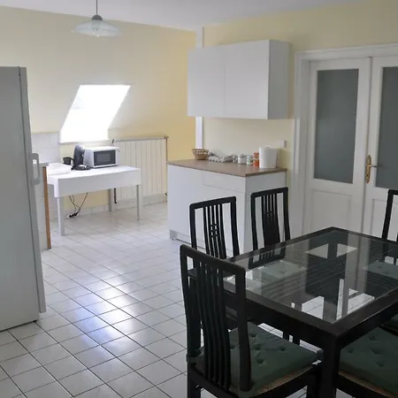 Villon Apartmanhaz Balatonlelle